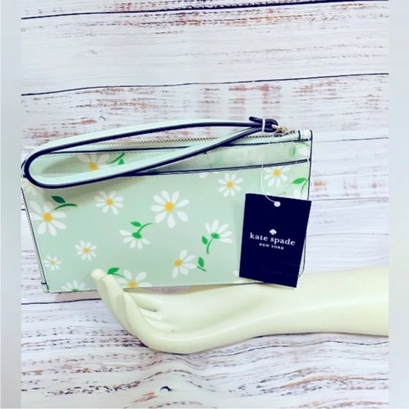 NWT Kate Spade Lucy Day Tripper Daisy floral Medium L-Zip Wristlet - Picture 2 of 6